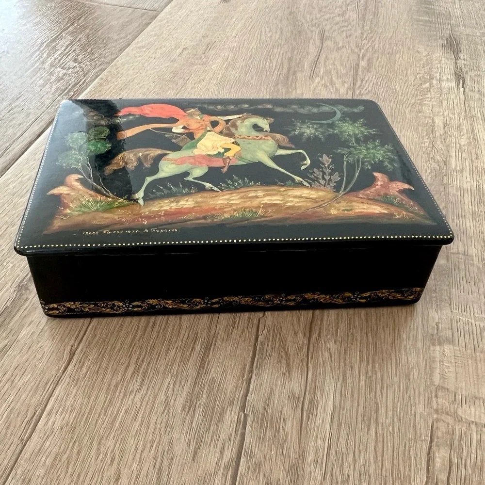 Vintage Large 1975 Russian Lacquer Box Made In USSR Artist‎ Signed W Certificate